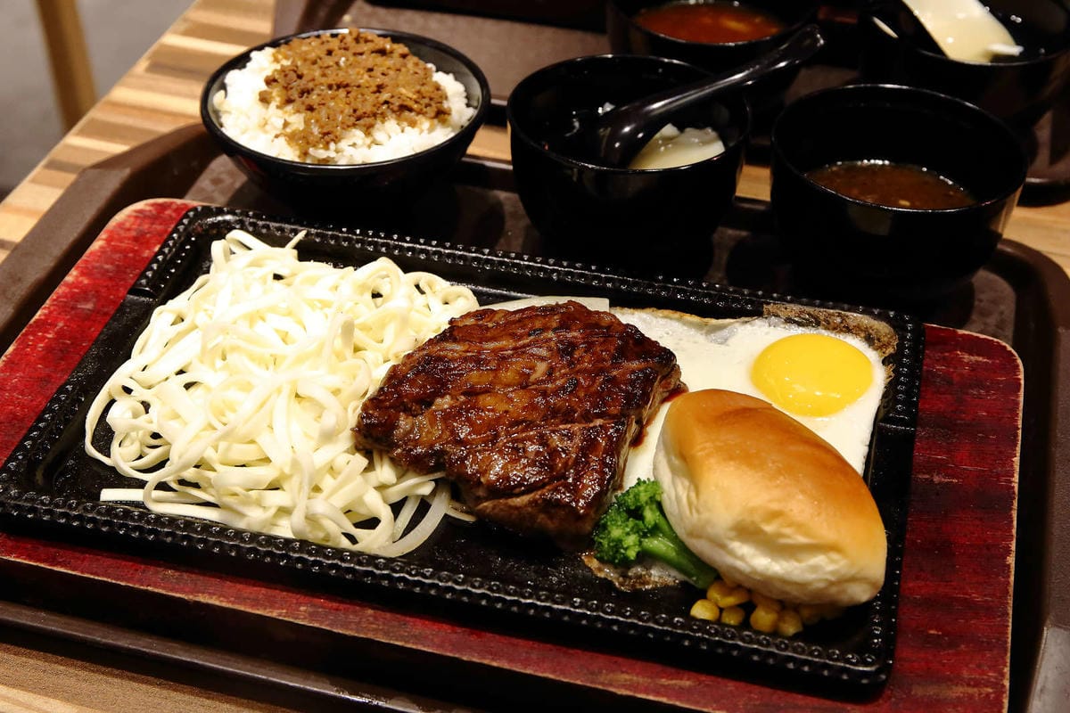 【食。台北】鉄火牛排 A11店〜平價牛排新食代！高檔食材平價享受，牛排套餐只要$280元起，附餐無限，老饕不能錯過高貴不貴的多汁牛排！