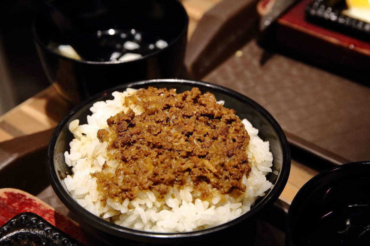 【食。台北】鉄火牛排 A11店〜平價牛排新食代！高檔食材平價享受，牛排套餐只要$280元起，附餐無限，老饕不能錯過高貴不貴的多汁牛排！