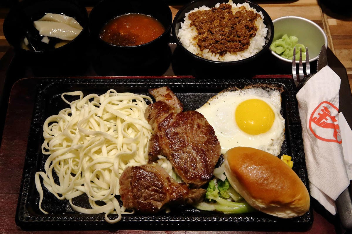【食。台北】鉄火牛排 A11店〜平價牛排新食代！高檔食材平價享受，牛排套餐只要$280元起，附餐無限，老饕不能錯過高貴不貴的多汁牛排！