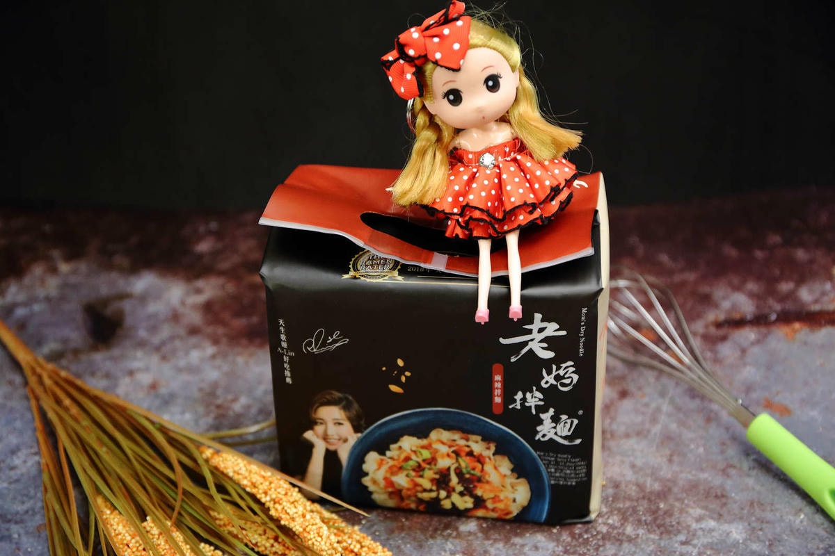 【人氣宅配團購】老媽拌麵-關廟麵專門店〜「老媽拌麵X泰國藍象餐廳」紅綠咖哩新口味上市,6分鐘就能快速上桌的美味,職業婦女們千萬別錯過!