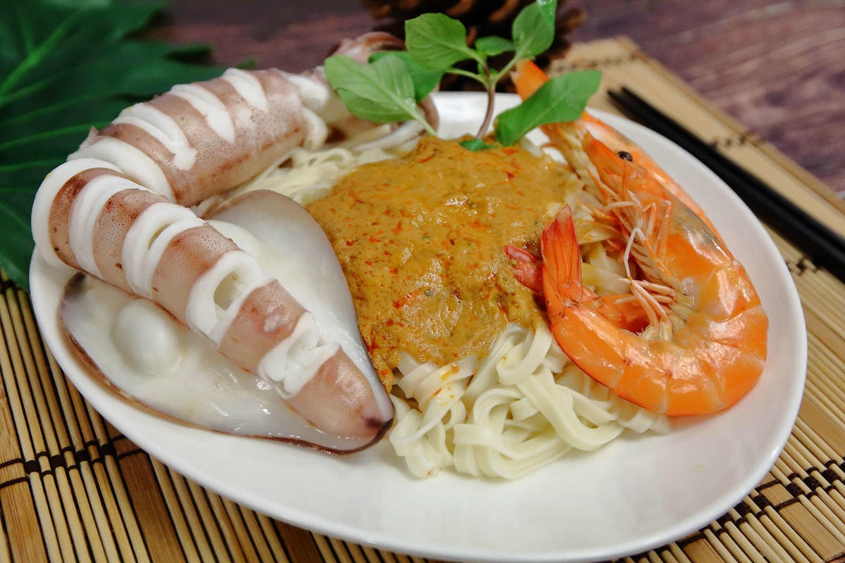 【人氣宅配團購】老媽拌麵-關廟麵專門店〜「老媽拌麵X泰國藍象餐廳」紅綠咖哩新口味上市,6分鐘就能快速上桌的美味,職業婦女們千萬別錯過!