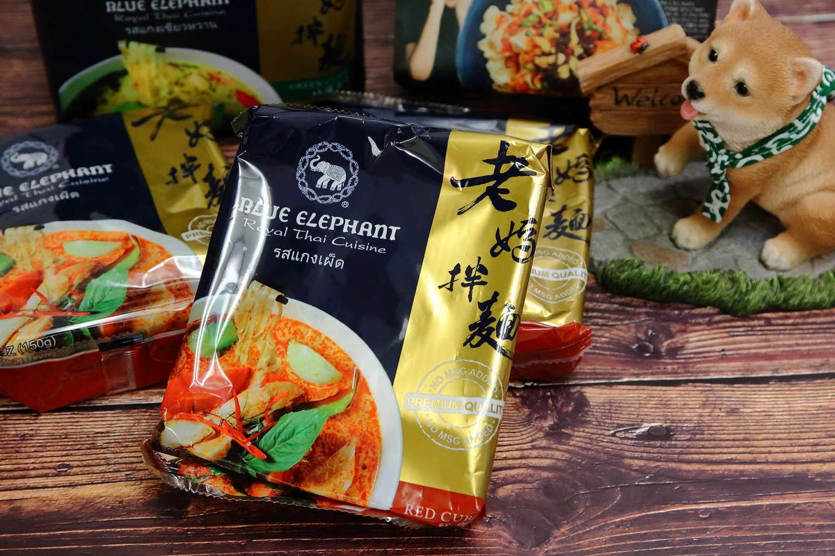 【人氣宅配團購】老媽拌麵-關廟麵專門店〜「老媽拌麵X泰國藍象餐廳」紅綠咖哩新口味上市,6分鐘就能快速上桌的美味,職業婦女們千萬別錯過!