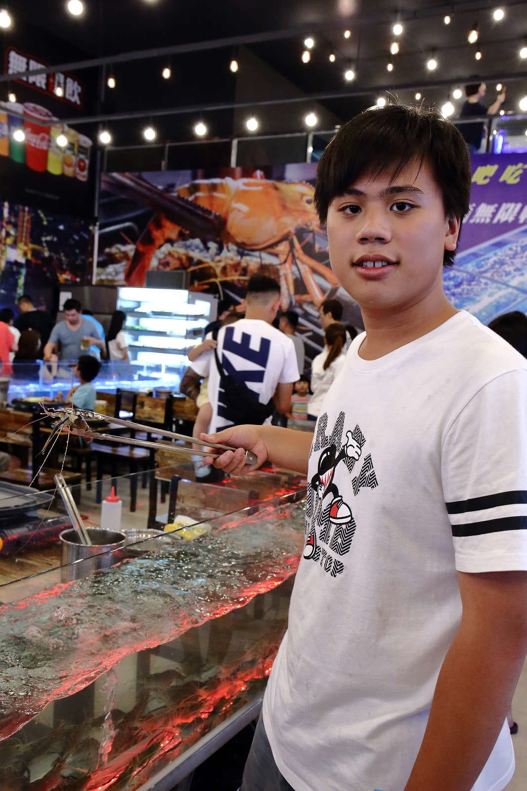 【食。八德】泰蝦樂 水道泰國蝦吃到飽〜八德吃到飽推薦！正宗泰國水道蝦新開幕！泰國蝦現夾現烤+熱炒沙拉吧讓你吃的不要不要的