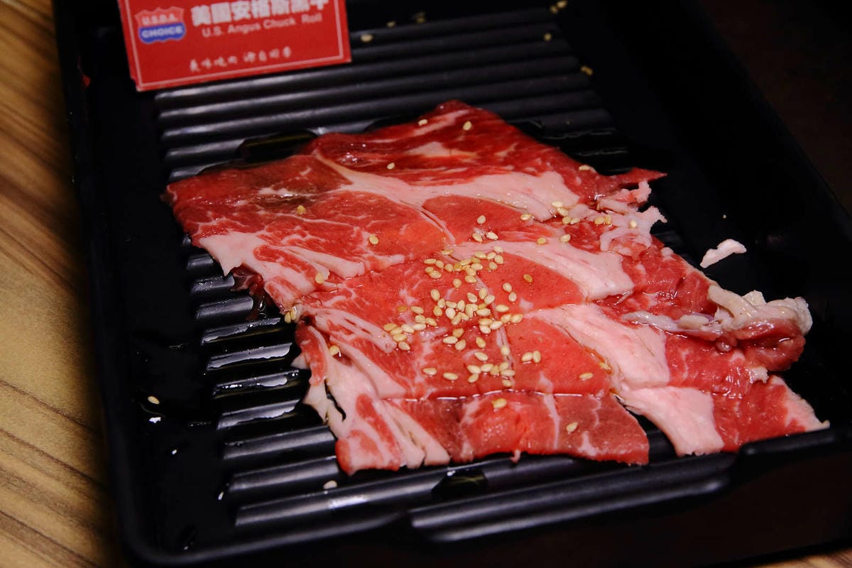 【食。中壢】田季發爺(中壢店)〜烤肉火鍋吃到飽，77種食材任吃，還有厚切牛排，大胃王最愛！