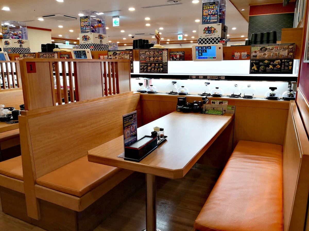 【食。永和】くら寿司 藏壽司 永和比漾店〜來自日本大阪的迴轉壽司插旗永和！壽司種類多到選擇障礙，吃滿五盤抽扭蛋試手氣，好吃又好玩！