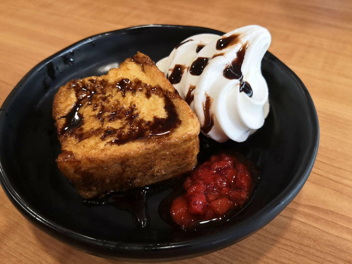 【食。永和】くら寿司 藏壽司 永和比漾店〜來自日本大阪的迴轉壽司插旗永和！壽司種類多到選擇障礙，吃滿五盤抽扭蛋試手氣，好吃又好玩！