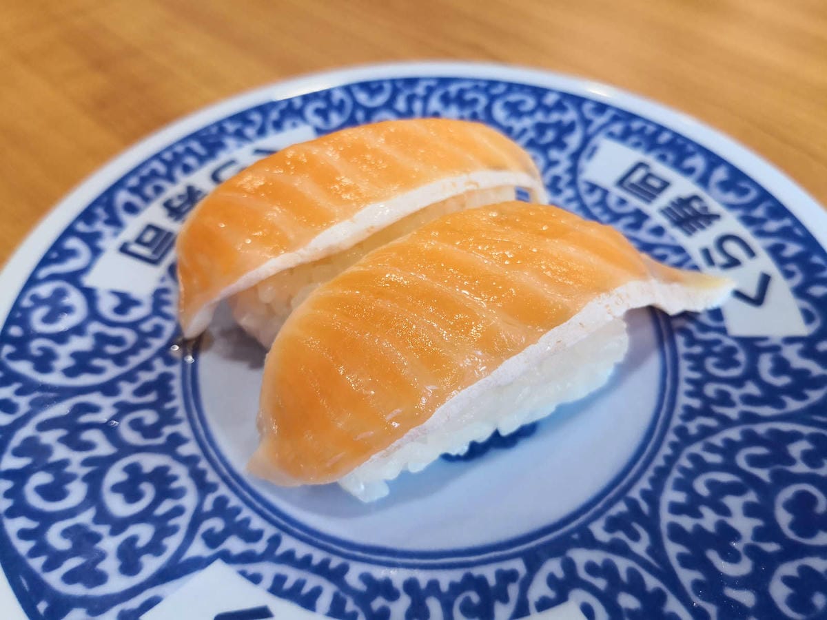 【食。永和】くら寿司 藏壽司 永和比漾店〜來自日本大阪的迴轉壽司插旗永和！壽司種類多到選擇障礙，吃滿五盤抽扭蛋試手氣，好吃又好玩！