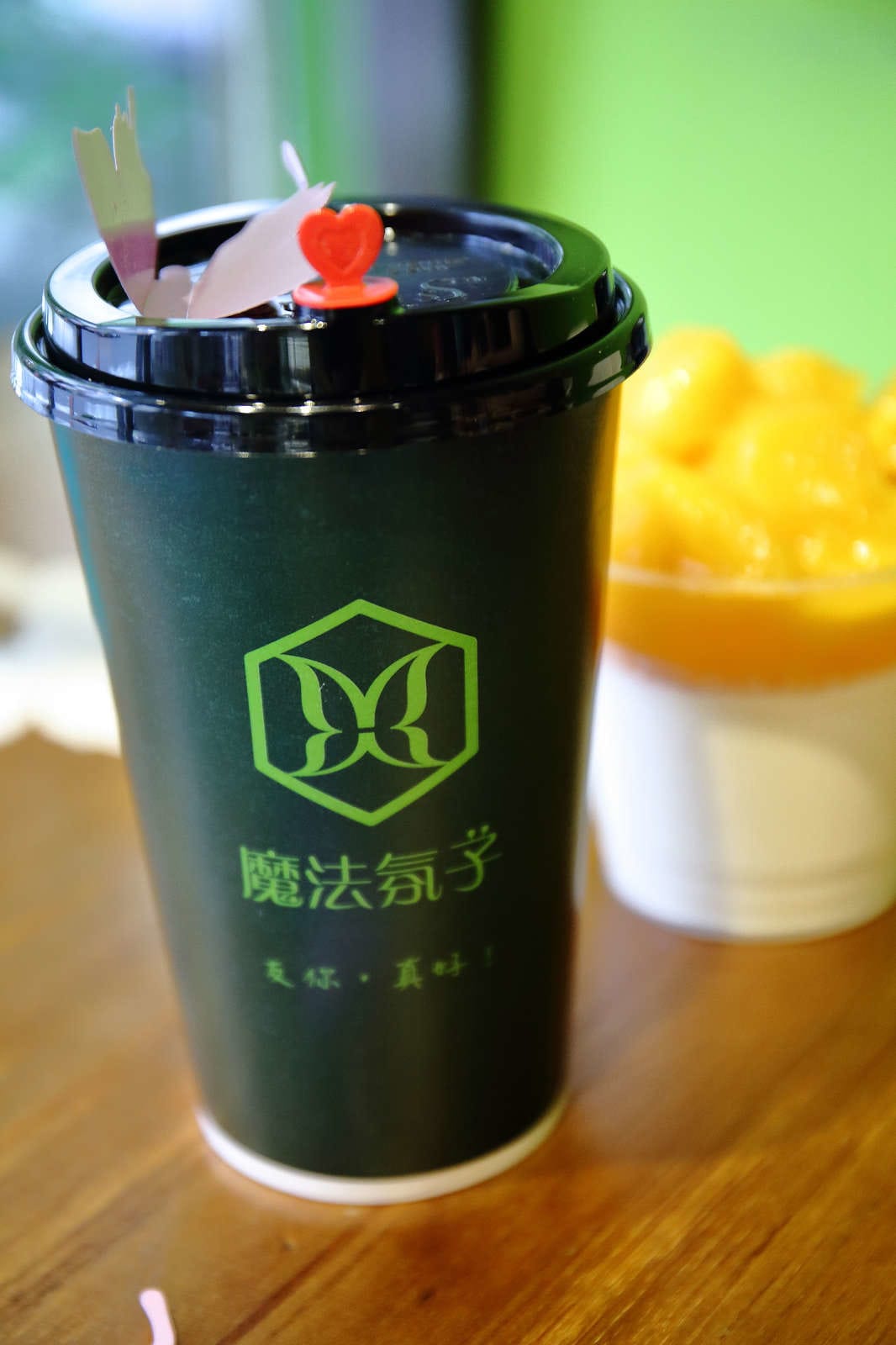 【食。中壢】MOFA 魔法氛子〜會爆漿的千層蛋糕，一刀劃下滿滿芋泥餡湧出，伴手禮、團購高CP值甜點！