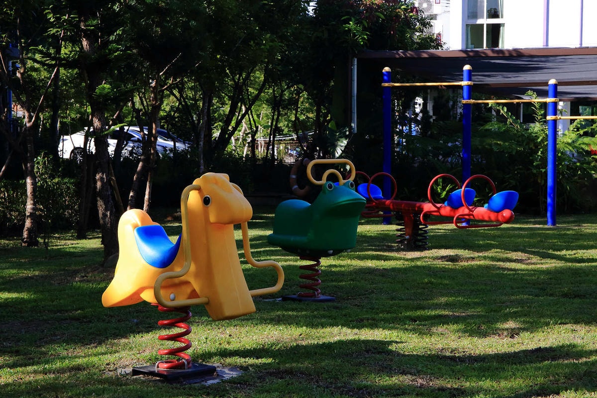 【宿。苗栗】南庄 麥克尼景觀莊園〜帶著毛小孩去旅行,這個夏天衝一波吧!大草皮、寵物游泳池、寵物餐,超棒的泳池寵物友善民宿推薦!
