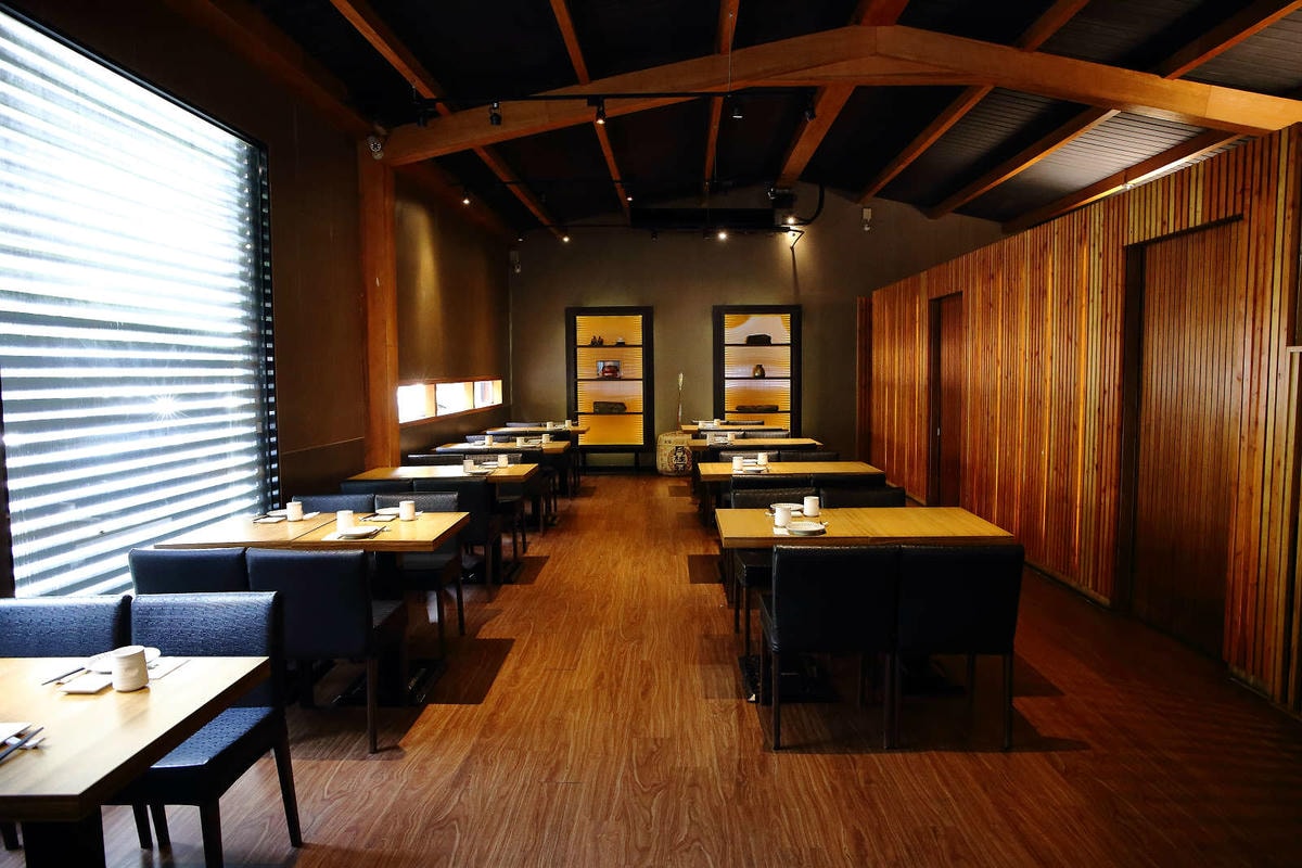 【食。台中】本壽司sushi stores〜台中日本料理推薦。職人手作好味道,平價享受新鮮海味,無菜單料理老饕最愛!(寵物友善餐廳)