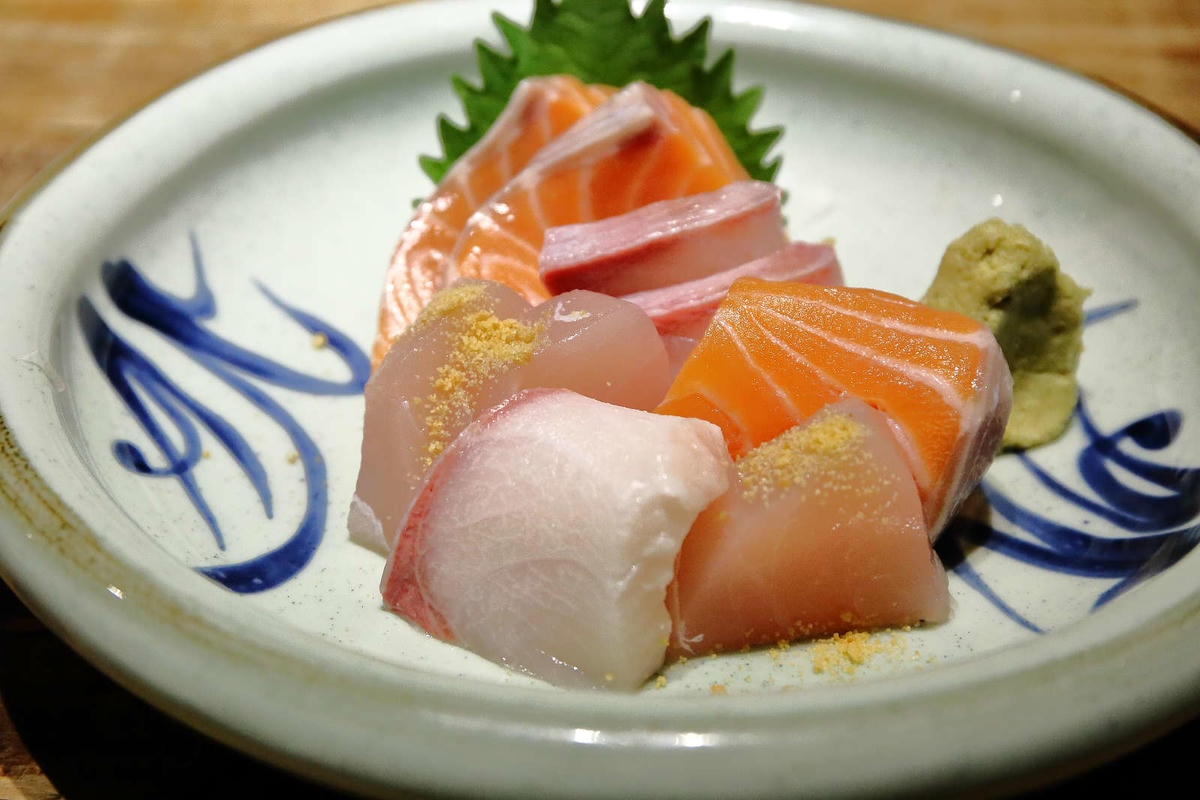 【食。台中】本壽司sushi stores〜台中日本料理推薦。職人手作好味道,平價享受新鮮海味,無菜單料理老饕最愛!(寵物友善餐廳)