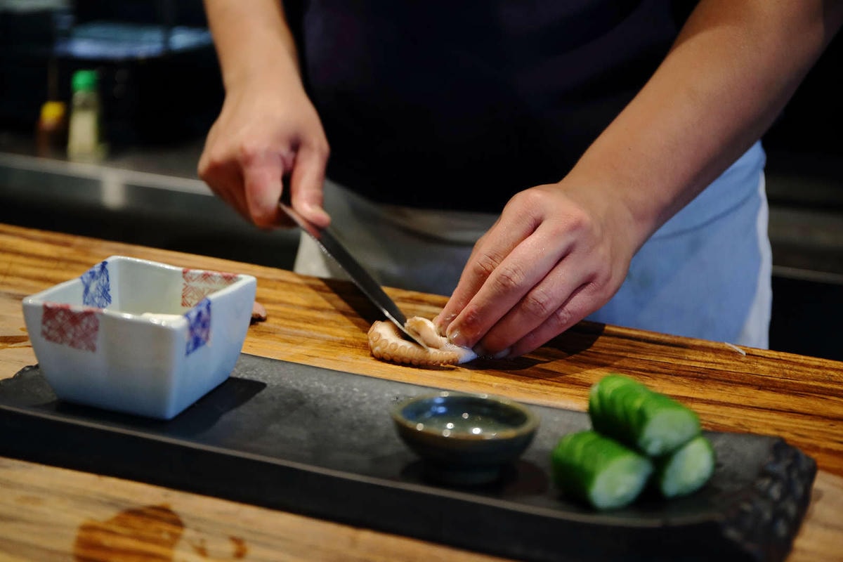 【食。台中】本壽司sushi stores〜台中日本料理推薦。職人手作好味道,平價享受新鮮海味,無菜單料理老饕最愛!(寵物友善餐廳)