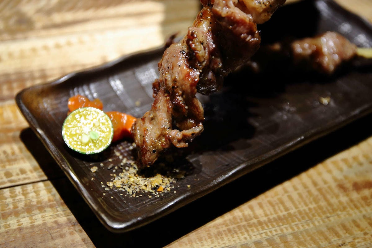 【食。台中】本壽司sushi stores〜台中日本料理推薦。職人手作好味道,平價享受新鮮海味,無菜單料理老饕最愛!(寵物友善餐廳)