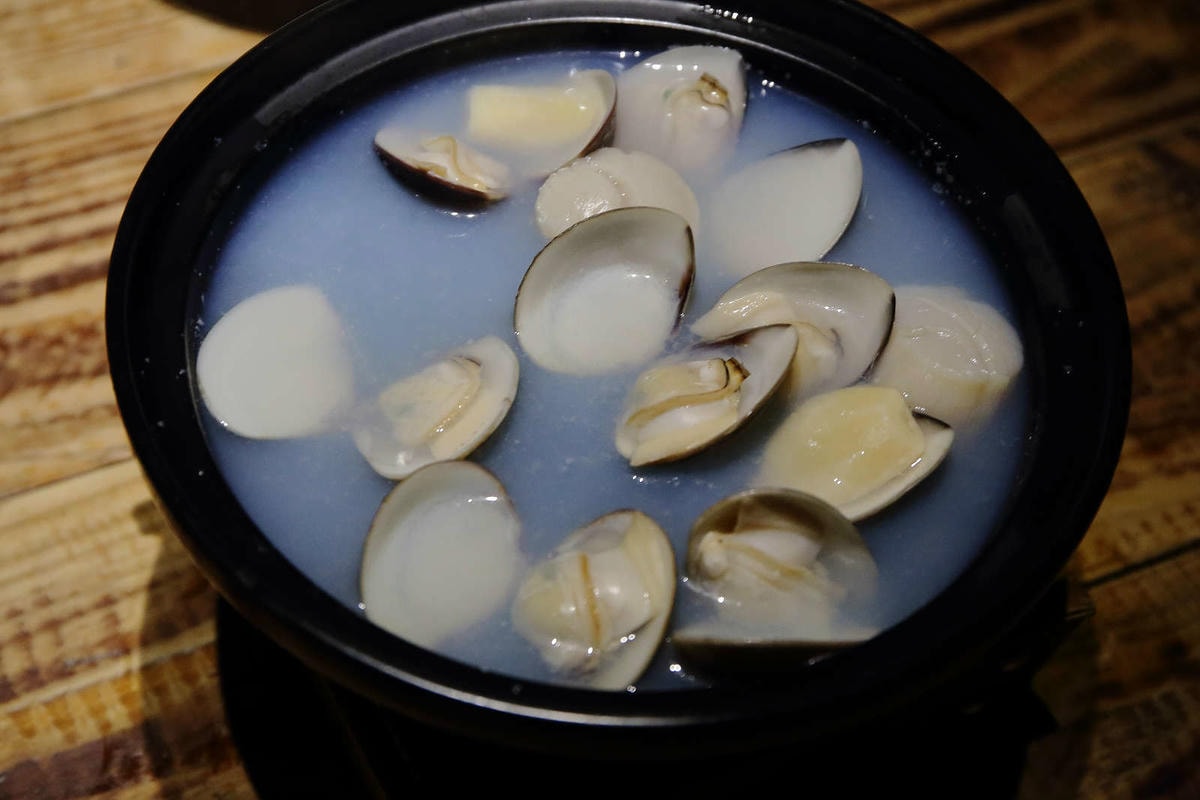 【食。台中】本壽司sushi stores〜台中日本料理推薦。職人手作好味道,平價享受新鮮海味,無菜單料理老饕最愛!(寵物友善餐廳)