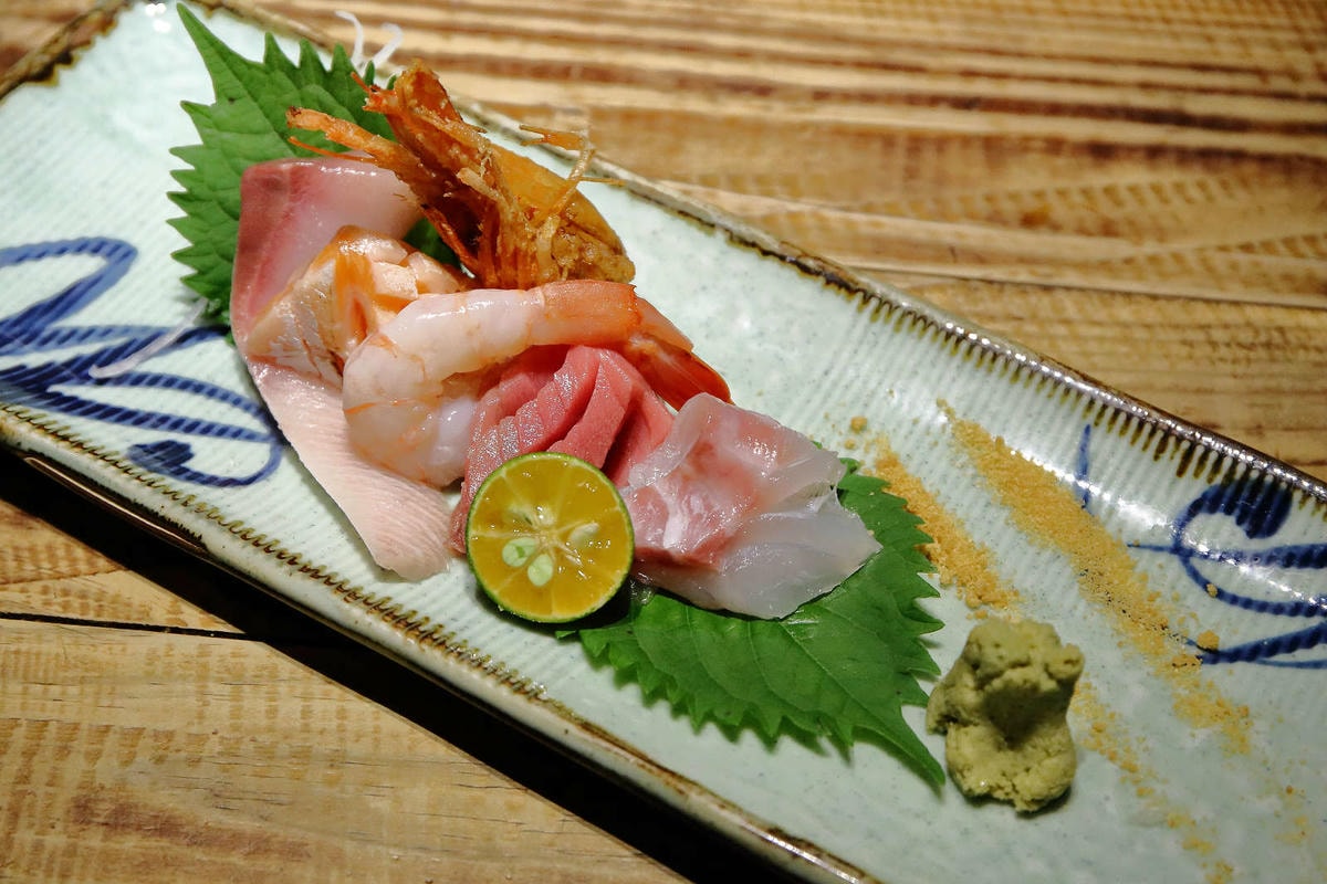 【食。台中】本壽司sushi stores〜台中日本料理推薦。職人手作好味道,平價享受新鮮海味,無菜單料理老饕最愛!(寵物友善餐廳)