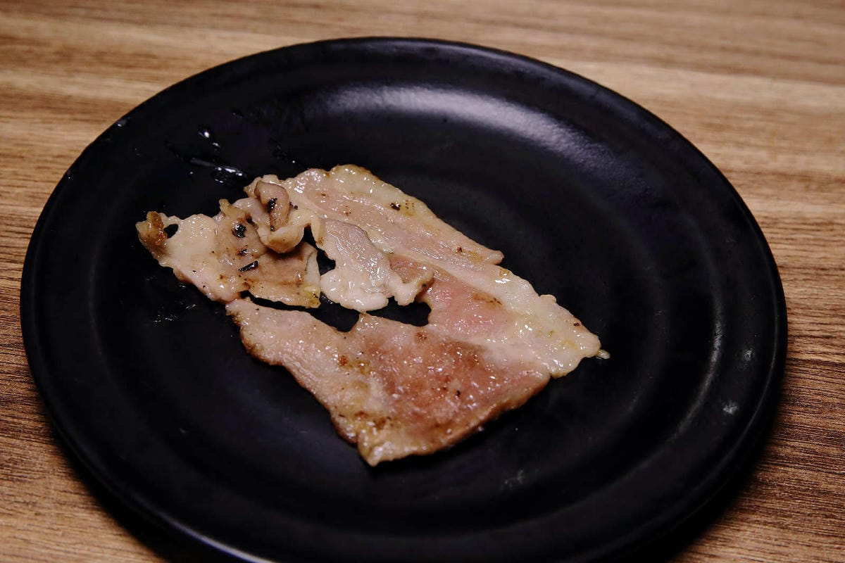 【食。基隆】月桂炭火燒肉〜基隆燒肉吃到飽推薦，安格斯牛、天使紅蝦、Häagen-Dazs吃到飽只要$536起，有正妹的桌邊服務唷