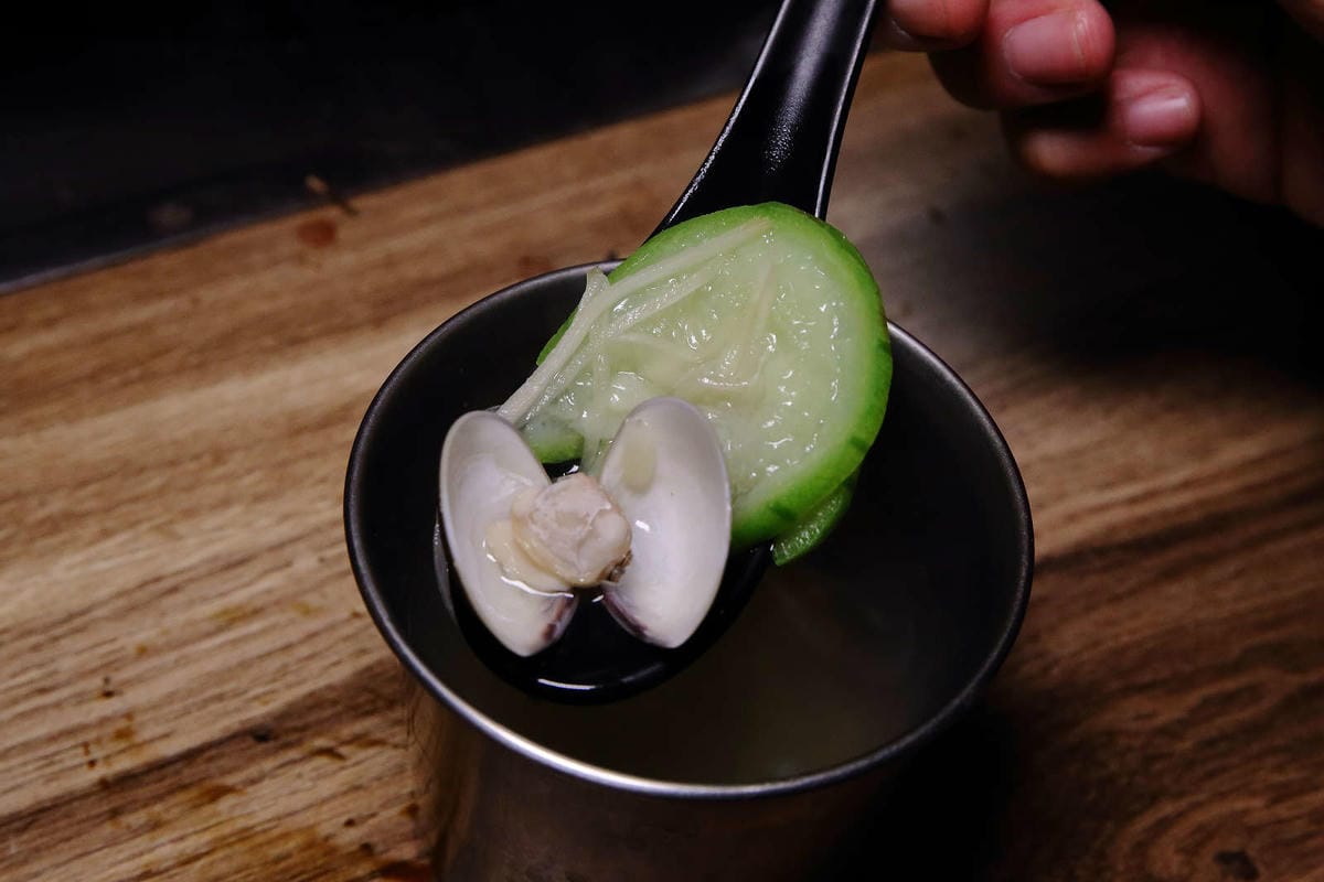 【食。基隆】月桂炭火燒肉〜基隆燒肉吃到飽推薦，安格斯牛、天使紅蝦、Häagen-Dazs吃到飽只要$536起，有正妹的桌邊服務唷