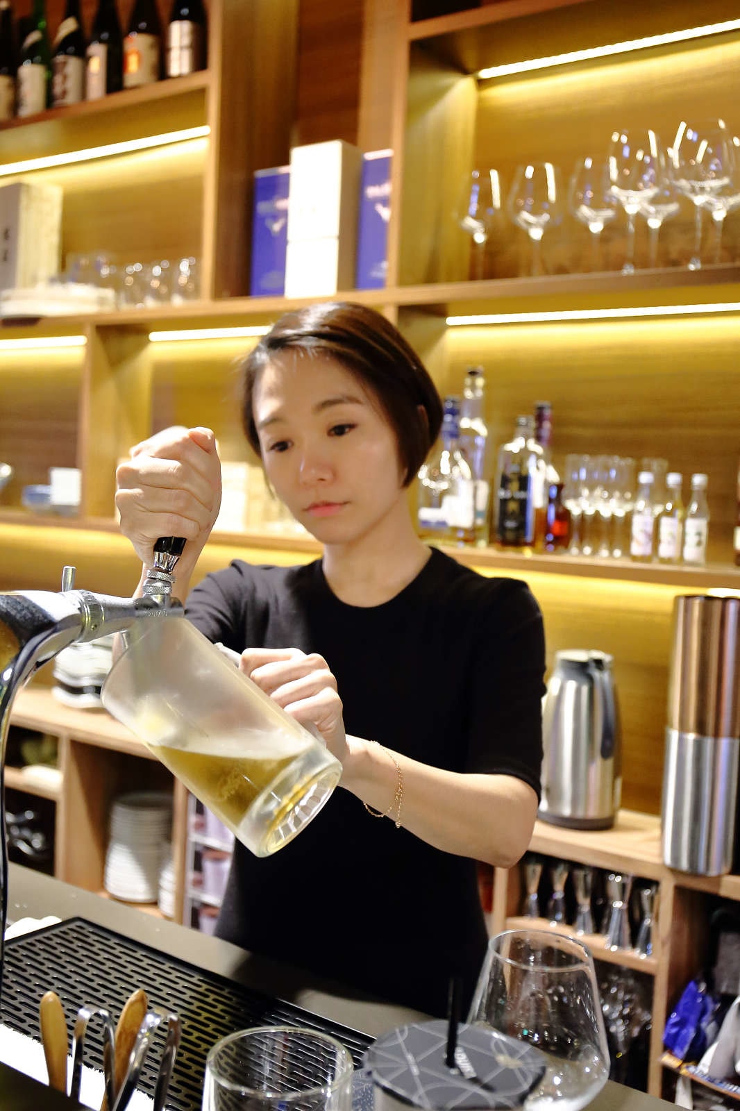 【食。台北】東區餐酒館MURA Lunch&Dinner〜八點檔花露水女神開的餐酒館!CP值爆表餐點超美味,下班放鬆聚餐首選!