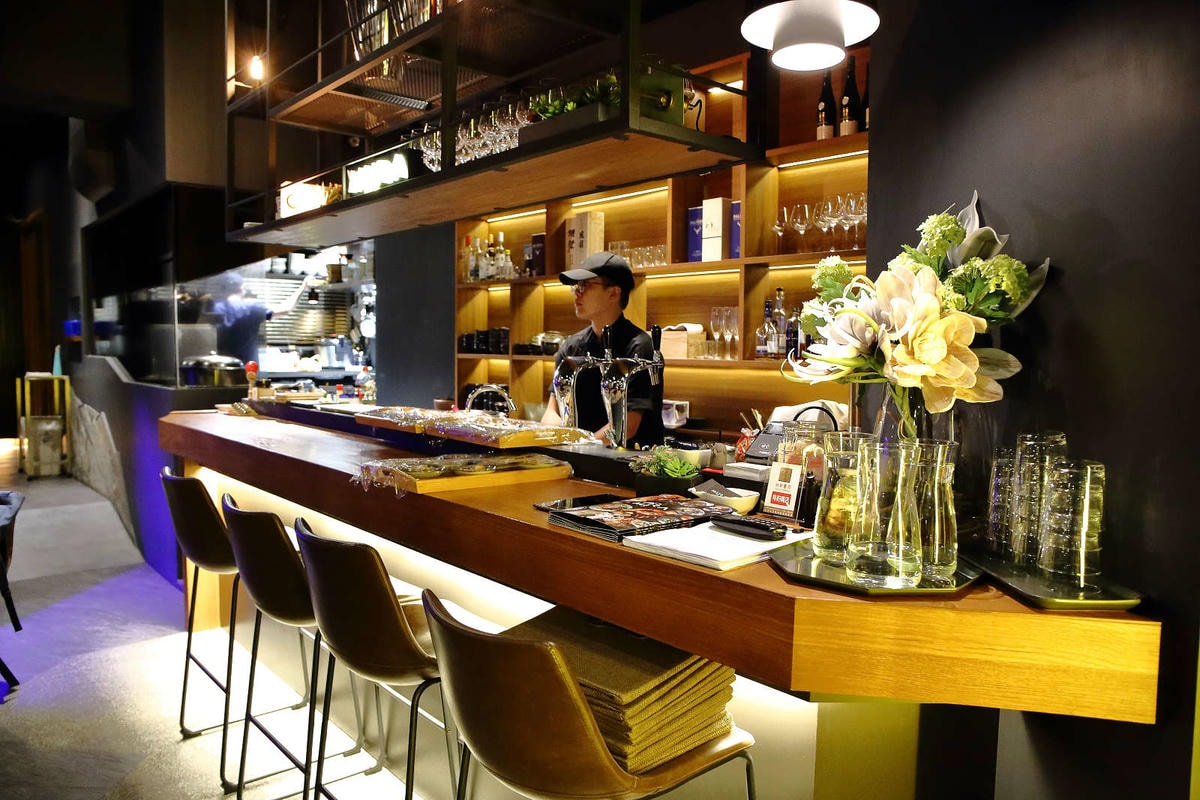 【食。台北】東區餐酒館MURA Lunch&Dinner〜八點檔花露水女神開的餐酒館!CP值爆表餐點超美味,下班放鬆聚餐首選!