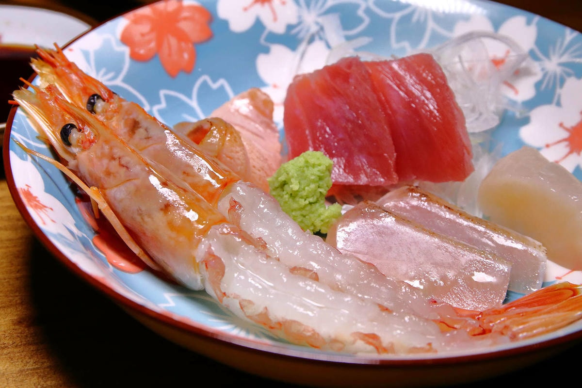 【食。台北】東區餐酒館MURA Lunch&Dinner〜八點檔花露水女神開的餐酒館!CP值爆表餐點超美味,下班放鬆聚餐首選!