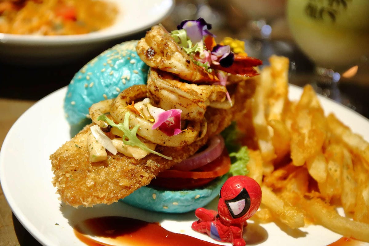 【食。台北】黑熊愛跳舞〜大安美式餐廳。食尚玩家介紹，一定要收藏，超浮誇視覺系人氣美食！(寵物友善)