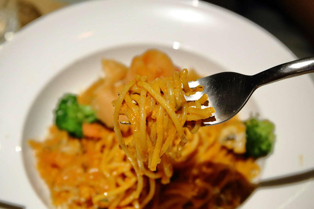 【食。台北】黑熊愛跳舞〜大安美式餐廳。食尚玩家介紹，一定要收藏，超浮誇視覺系人氣美食！(寵物友善)