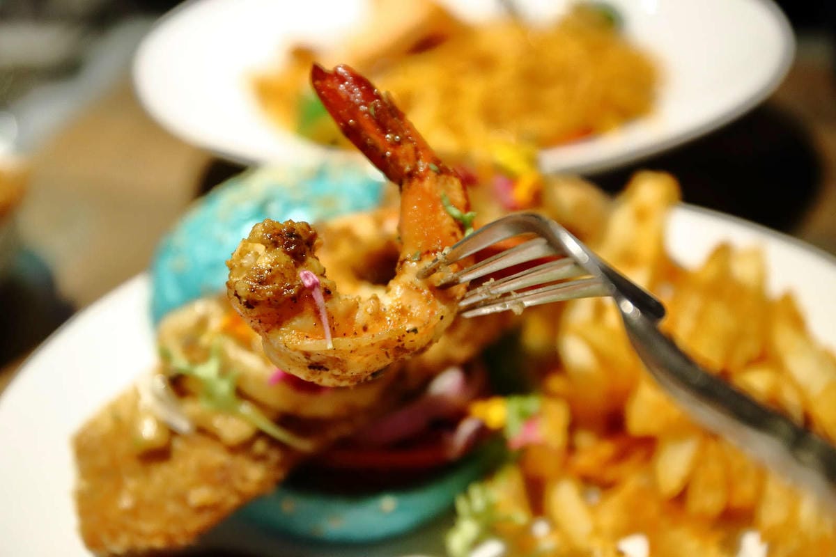 【食。台北】黑熊愛跳舞〜大安美式餐廳。食尚玩家介紹，一定要收藏，超浮誇視覺系人氣美食！(寵物友善)