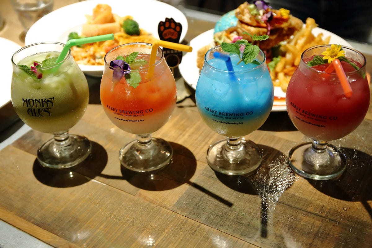 【食。台北】黑熊愛跳舞〜大安美式餐廳。食尚玩家介紹，一定要收藏，超浮誇視覺系人氣美食！(寵物友善)