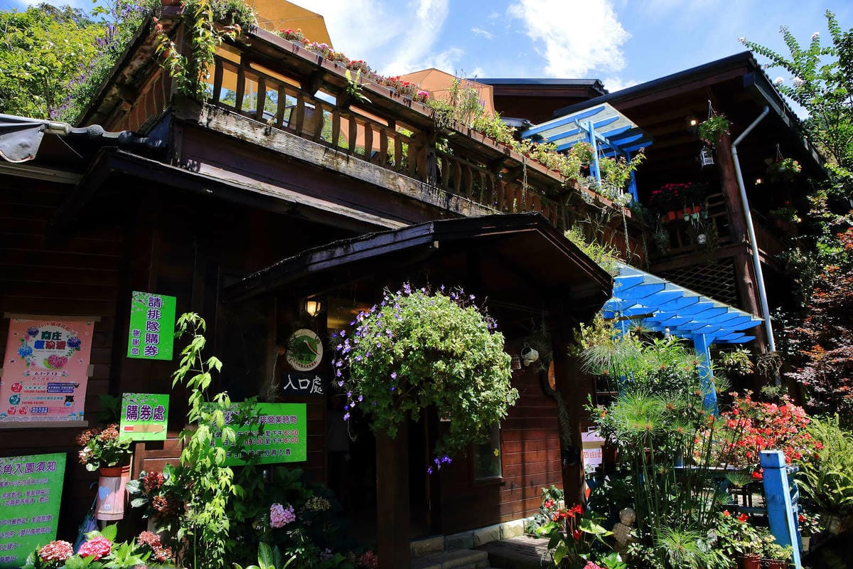 【遊。苗栗】南庄碧絡角花園咖啡〜隱身於山林中的秘密花園，四季如畫的花海，浪漫造景拍不完！