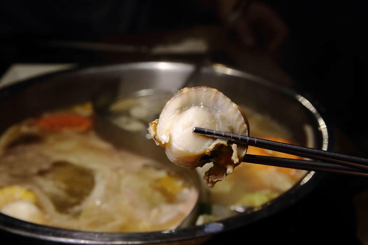 【食。新店】祥富水產火鍋超市(新店家樂福店)〜全台第一家海鮮超市火鍋。想吃什麼自己挑,海鮮產地直送澎派新鮮漁貨美味上桌!(已歇業)