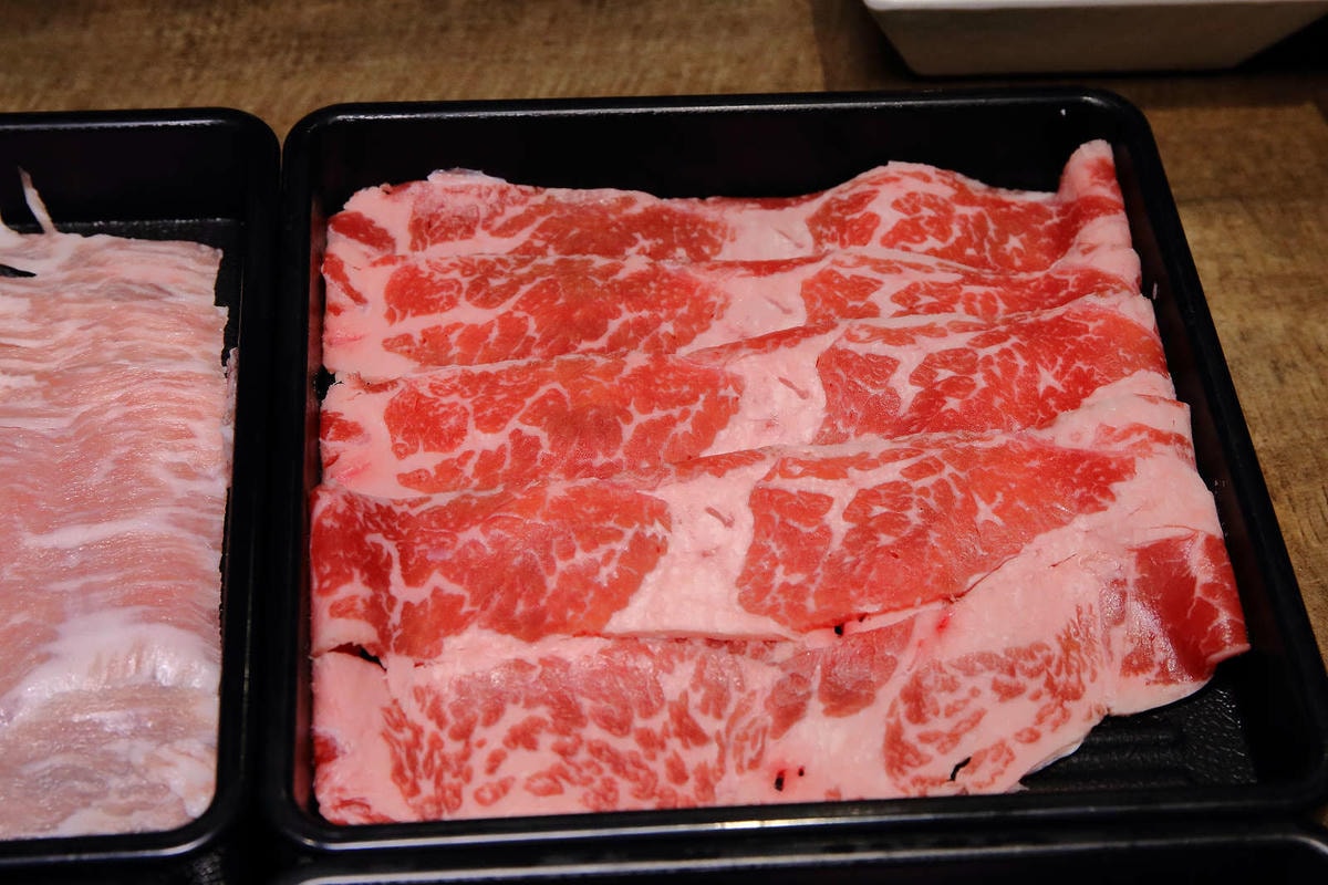 【食。新店】祥富水產火鍋超市(新店家樂福店)〜全台第一家海鮮超市火鍋。想吃什麼自己挑,海鮮產地直送澎派新鮮漁貨美味上桌!(已歇業)