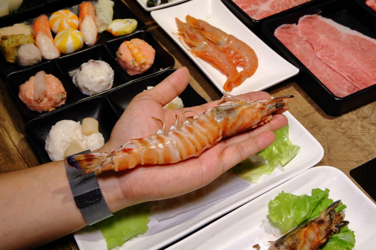 【食。新店】祥富水產火鍋超市(新店家樂福店)〜全台第一家海鮮超市火鍋。想吃什麼自己挑,海鮮產地直送澎派新鮮漁貨美味上桌!(已歇業)