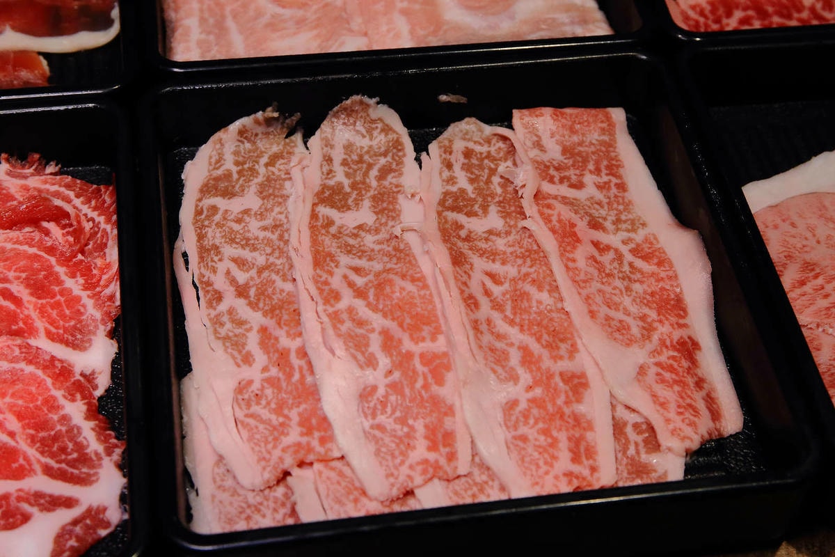 【食。新店】祥富水產火鍋超市(新店家樂福店)〜全台第一家海鮮超市火鍋。想吃什麼自己挑,海鮮產地直送澎派新鮮漁貨美味上桌!(已歇業)