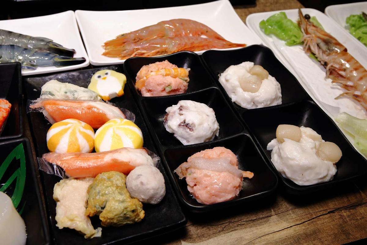 【食。新店】祥富水產火鍋超市(新店家樂福店)〜全台第一家海鮮超市火鍋。想吃什麼自己挑,海鮮產地直送澎派新鮮漁貨美味上桌!(已歇業)