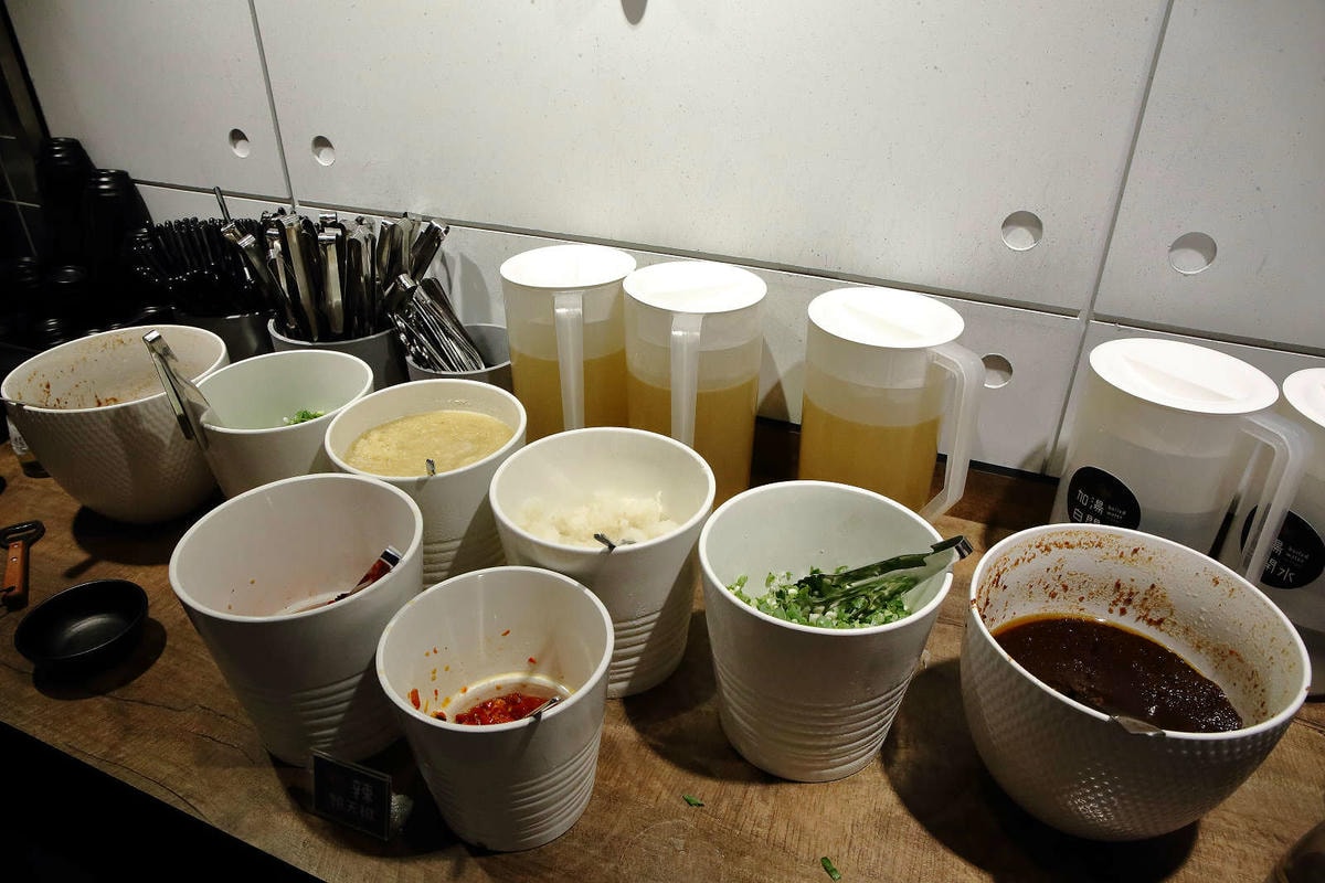 【食。新店】祥富水產火鍋超市(新店家樂福店)〜全台第一家海鮮超市火鍋。想吃什麼自己挑,海鮮產地直送澎派新鮮漁貨美味上桌!(已歇業)