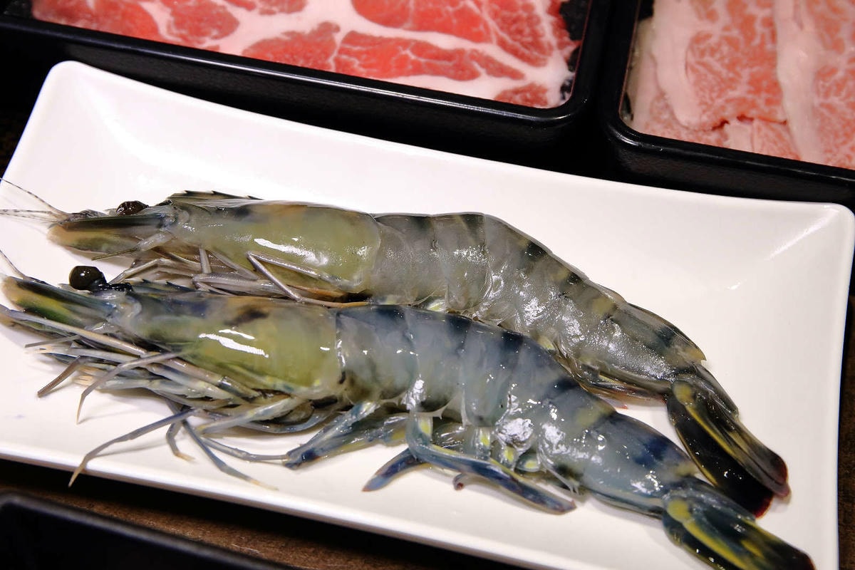 【食。新店】祥富水產火鍋超市(新店家樂福店)〜全台第一家海鮮超市火鍋。想吃什麼自己挑,海鮮產地直送澎派新鮮漁貨美味上桌!(已歇業)