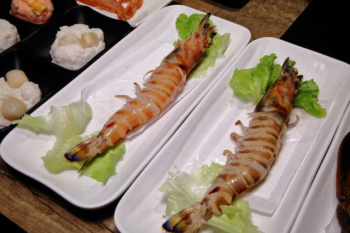 【食。新店】祥富水產火鍋超市(新店家樂福店)〜全台第一家海鮮超市火鍋。想吃什麼自己挑,海鮮產地直送澎派新鮮漁貨美味上桌!(已歇業)