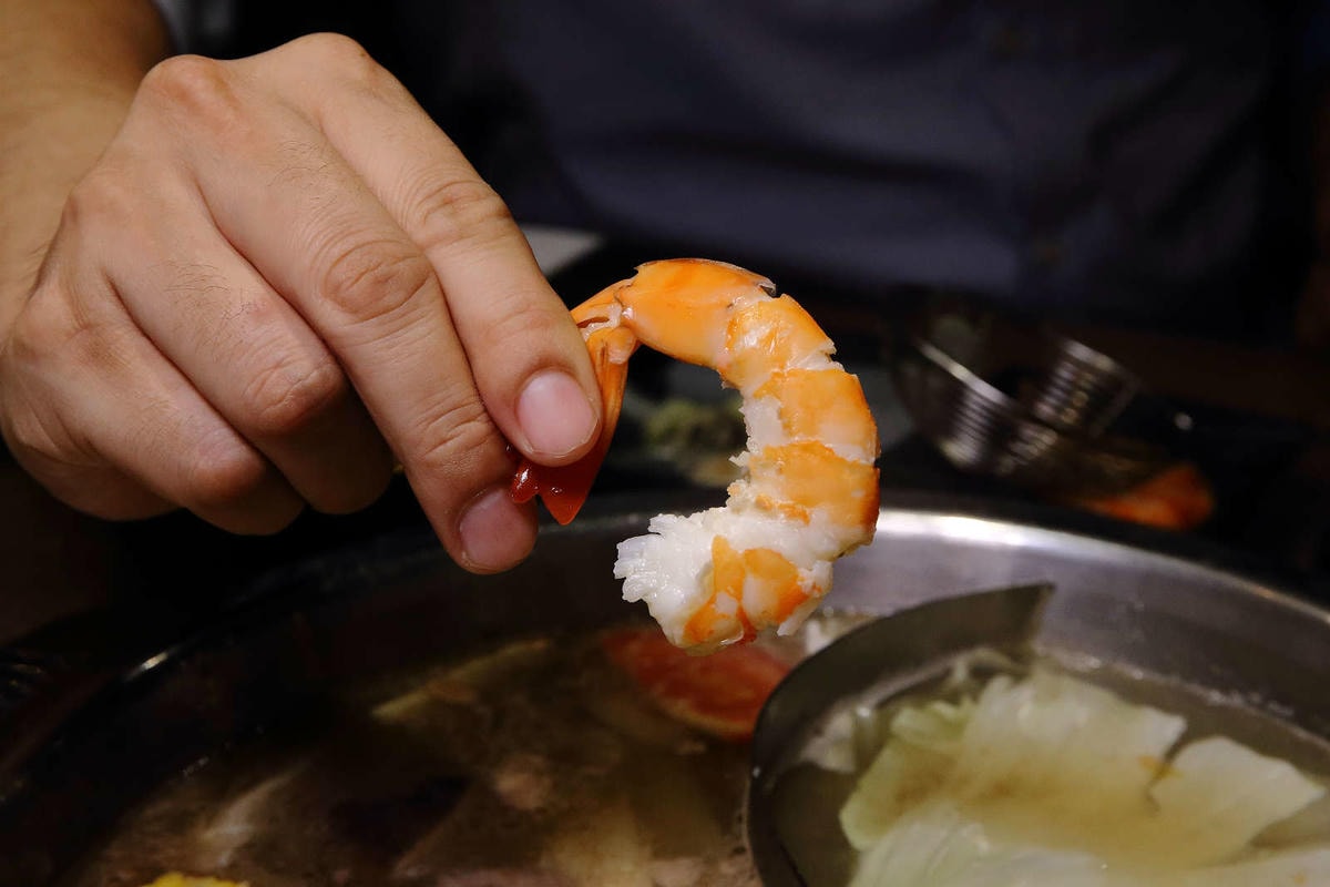 【食。新店】祥富水產火鍋超市(新店家樂福店)〜全台第一家海鮮超市火鍋。想吃什麼自己挑,海鮮產地直送澎派新鮮漁貨美味上桌!(已歇業)