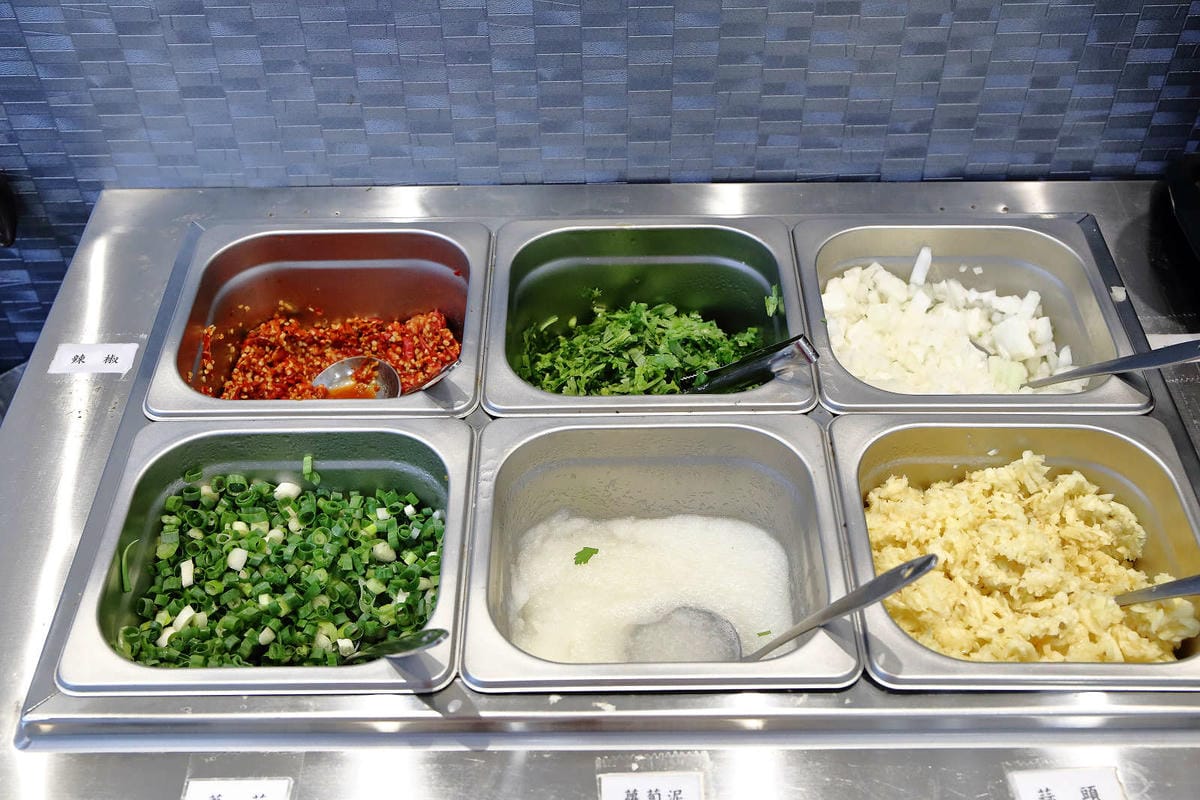 【食。三重】田原鍋日式涮涮鍋〜2019新開幕三重火鍋推薦。白飯/烏龍麵/冬粉/飲料/冰淇淋通通吃到飽，超高CP嚴選食材，吃一次就愛上啦！