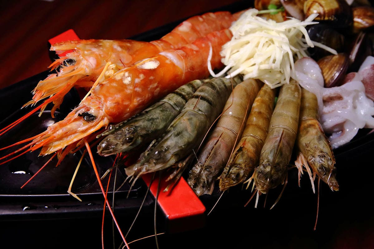 【食。三重】田原鍋日式涮涮鍋〜2019新開幕三重火鍋推薦。白飯/烏龍麵/冬粉/飲料/冰淇淋通通吃到飽，超高CP嚴選食材，吃一次就愛上啦！