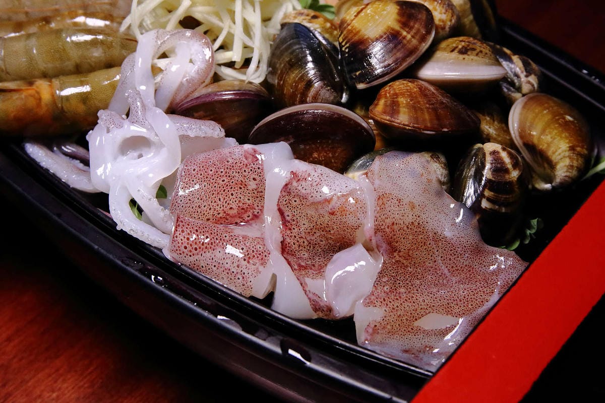 【食。三重】田原鍋日式涮涮鍋〜2019新開幕三重火鍋推薦。白飯/烏龍麵/冬粉/飲料/冰淇淋通通吃到飽，超高CP嚴選食材，吃一次就愛上啦！