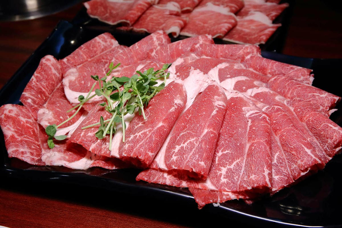 【食。三重】田原鍋日式涮涮鍋〜2019新開幕三重火鍋推薦。白飯/烏龍麵/冬粉/飲料/冰淇淋通通吃到飽，超高CP嚴選食材，吃一次就愛上啦！