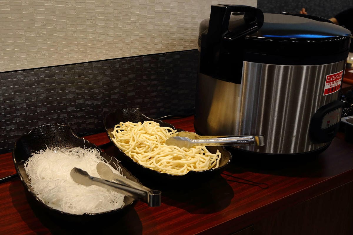 【食。三重】田原鍋日式涮涮鍋〜2019新開幕三重火鍋推薦。白飯/烏龍麵/冬粉/飲料/冰淇淋通通吃到飽，超高CP嚴選食材，吃一次就愛上啦！