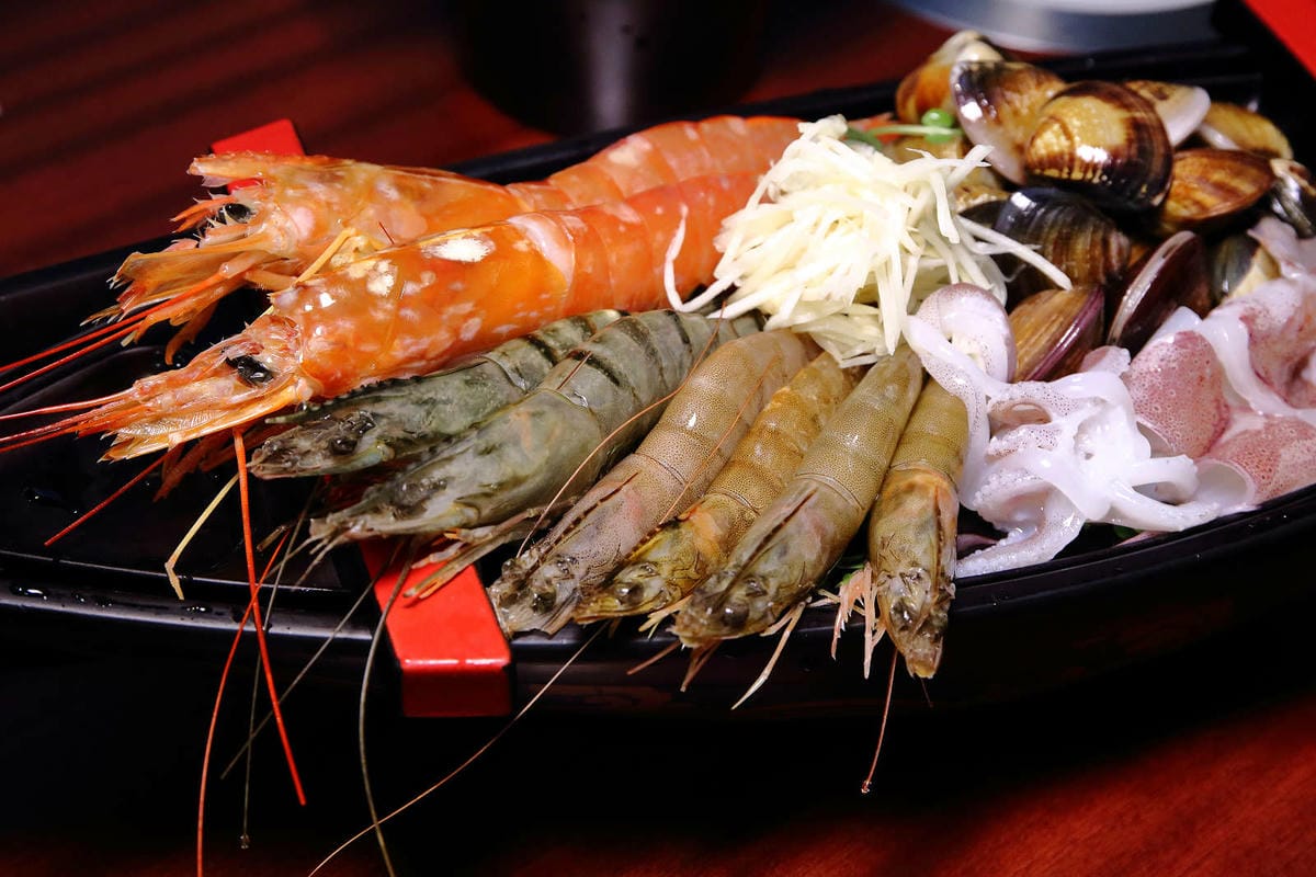 【食。三重】田原鍋日式涮涮鍋〜2019新開幕三重火鍋推薦。白飯/烏龍麵/冬粉/飲料/冰淇淋通通吃到飽，超高CP嚴選食材，吃一次就愛上啦！