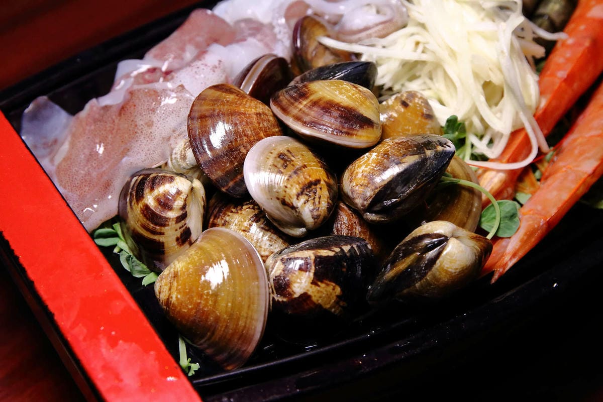 【食。三重】田原鍋日式涮涮鍋〜2019新開幕三重火鍋推薦。白飯/烏龍麵/冬粉/飲料/冰淇淋通通吃到飽，超高CP嚴選食材，吃一次就愛上啦！