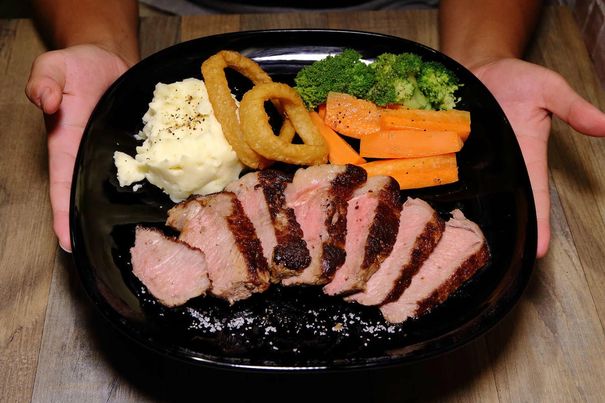 【食。台北】Patio 46 沛緹歐美式餐廳〜萬芳醫院站美食。麥當勞行政創意主廚開的正宗美式口味餐廳,激推超多肉汁雙層漢堡!