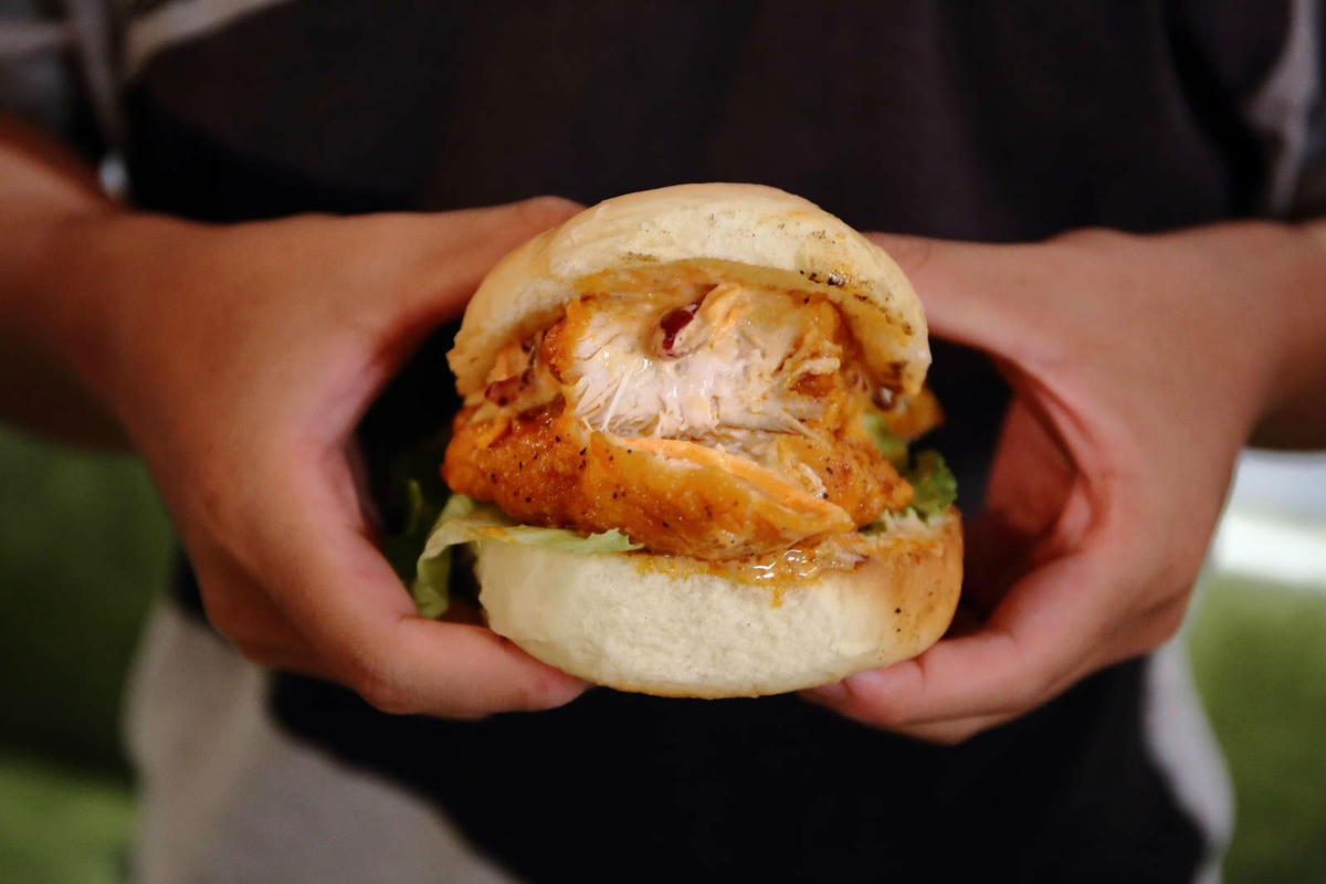 【食。台北】Patio 46 沛緹歐美式餐廳〜萬芳醫院站美食。麥當勞行政創意主廚開的正宗美式口味餐廳,激推超多肉汁雙層漢堡!