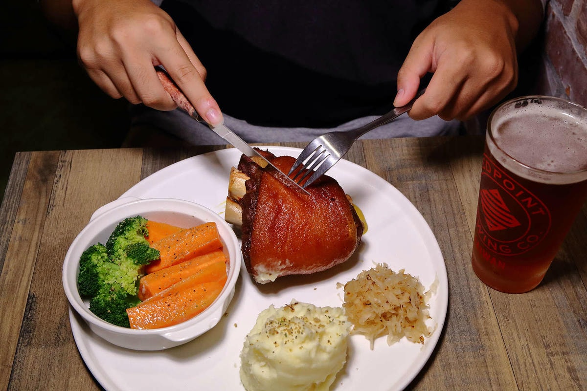 【食。台北】Patio 46 沛緹歐美式餐廳〜萬芳醫院站美食。麥當勞行政創意主廚開的正宗美式口味餐廳,激推超多肉汁雙層漢堡!