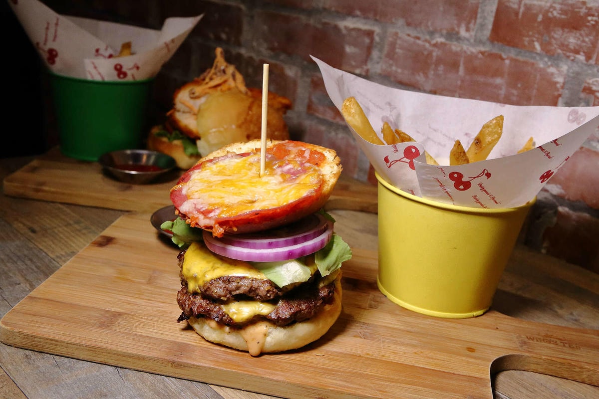 【食。台北】Patio 46 沛緹歐美式餐廳〜萬芳醫院站美食。麥當勞行政創意主廚開的正宗美式口味餐廳,激推超多肉汁雙層漢堡!