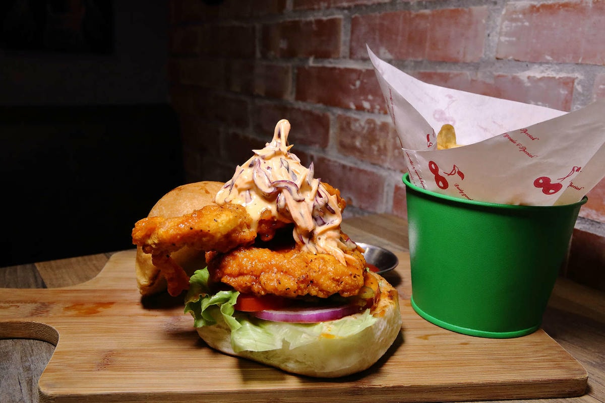 【食。台北】Patio 46 沛緹歐美式餐廳〜萬芳醫院站美食。麥當勞行政創意主廚開的正宗美式口味餐廳,激推超多肉汁雙層漢堡!